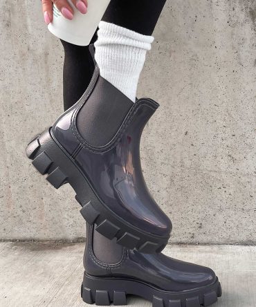 Doorbuster Walking In The Rain Lug Sole Chelsea Rain Boots (Grey Paten ?? NanaMacs