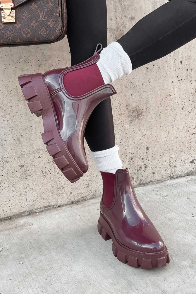 Doorbuster Walking In The Rain Lug Sole Chelsea Rain Boots (Burgundy P ?? NanaMacs